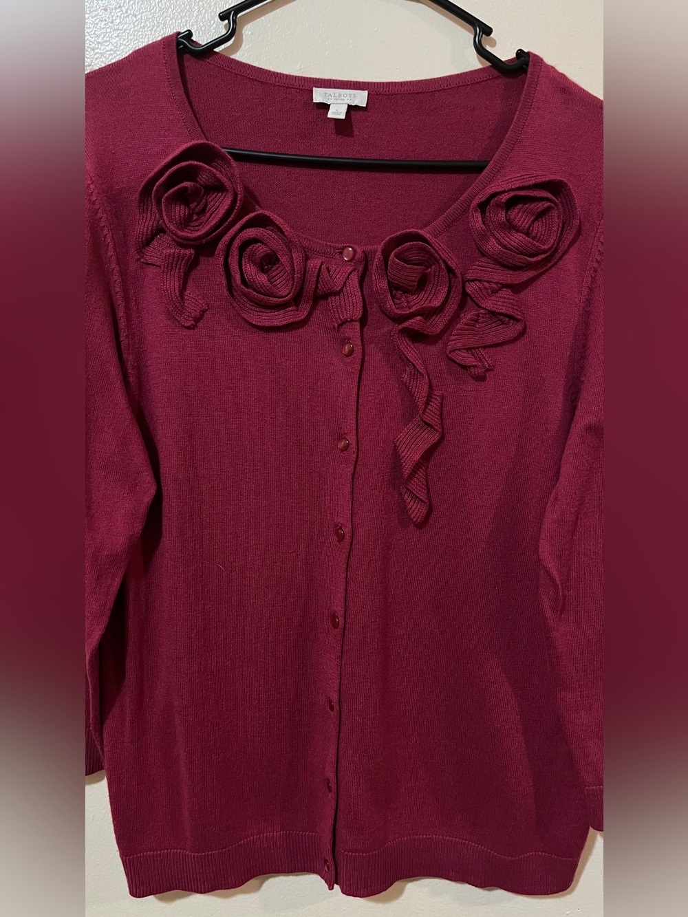 NWOT TALBOTS PETITES Magenta/Raspberry 3D Rosettes Lightweight Sweater Large